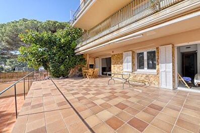 Apartamento con Piscina, Vistas al mar y Parking en Calella de Palafrugell - Compra - Venta