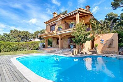 Casa individual con Piscina, Vistas al mar y jardín en Tamariu - Compra - Venta