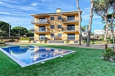 Apartamento con Piscina, Parking y jardín en Pals - Compra - Venta