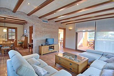 Chalet con Piscina y jardín en Mont-ras - Compra - Venta