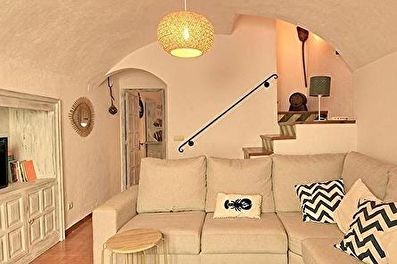 Casa de pueblo con jardín en Begur - Compra - Venta