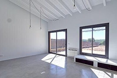 Casa pareada con Piscina, Parking y jardín en Vilopriu - Compra - Venta