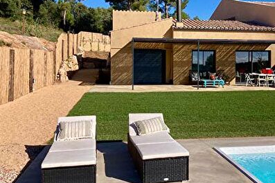Casa pareada con Piscina, Parking y jardín en Vilopriu - Compra - Venta