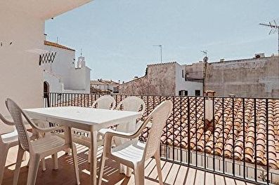 Espaiós apartament a 150 metres del mar.