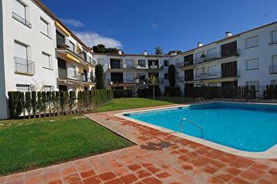 Pleasant apartment with community swimming pool.
