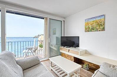 Apartamento en primera línea con vistas al mar a 0 metros de la playa.