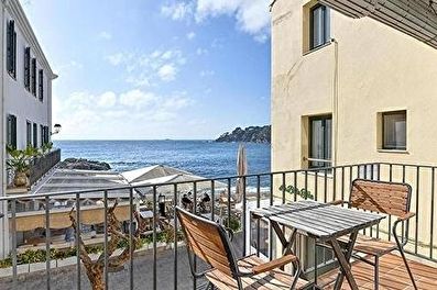 Praktische Wohnung erste Meereslinie Meerblick 10 metres de la platja.
