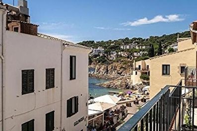 Céntrico apartamento en segunda línea a 20 metros del mar.