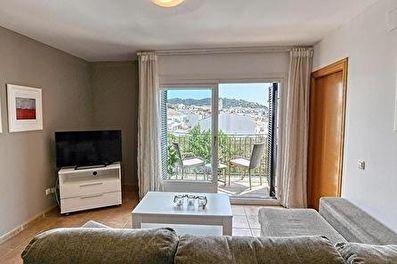 Cèntric apartament pràctic, a 50 metres del mar.