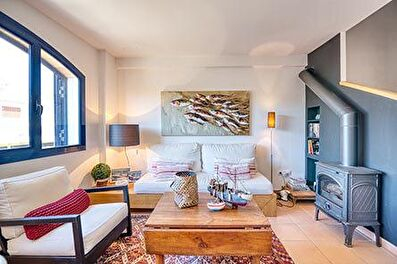 Confortable apartamento con piscina comunitaria  con vistas al mar a 250 metros de la playa.