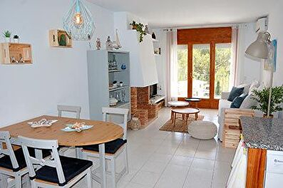 Pleasant apartment with community swimming pool.