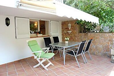 Pratique appartement rez-de-chaussée.