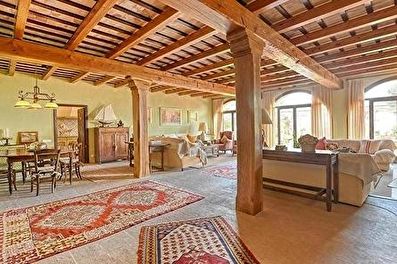 Spectacular farmhouse.