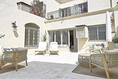 Exclusive maison de village.