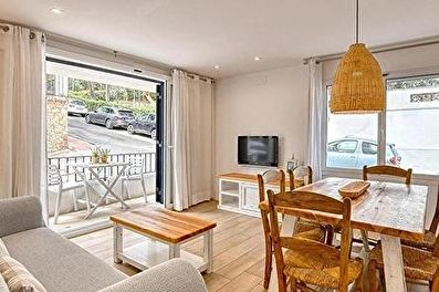 Céntrico apartamento planta baja en segunda línea a 50 metros del mar.