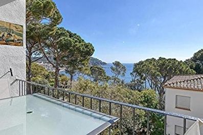 Agradable apartamento en segunda línea con vistas al mar a 150 metros de la playa.