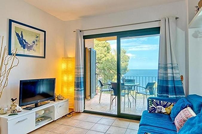 RELAX WITH SEA VIEWS