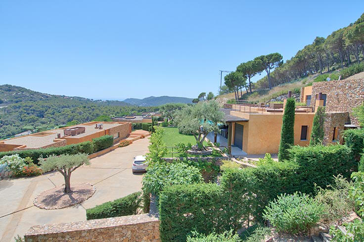 Chalet mit Schwimmbad, Meerblick und Klimaanlage