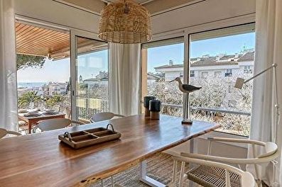 Apartament amb Piscina, Vistes al mar, Pàrquing i jardí a Calella de Palafrugell - Lloguer Temporada