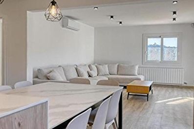 Apartament amb Piscina, Vistes al mar, Pàrquing i jardí a Calella de Palafrugell - Lloguer Temporada