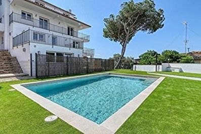 Apartament amb Piscina, Vistes al mar, Pàrquing i jardí a Calella de Palafrugell - Lloguer Temporada
