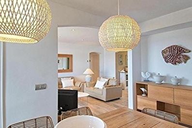 Apartament amb Piscina, Vistes al mar, Aire condicionat, Wifi, Pàrquing i jardí a Calella de Palafrugell - Lloguer Turístic