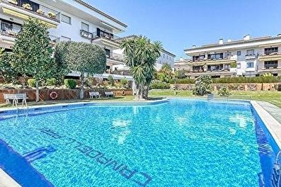 Apartament amb Piscina, Wifi, Pàrquing i jardí a Calella de Palafrugell - Lloguer Vacacional