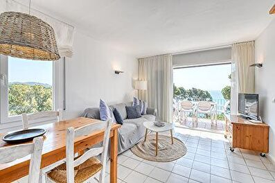 Apartament amb Vistes al mar, Wifi i Pàrquing a Calella de Palafrugell - Lloguer Vacacional