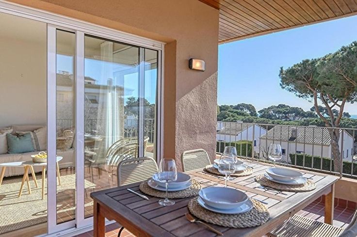 Apartament 3 dormitoris amb Piscina, Vistes al mar, Pàrquing i jardí a Calella de Palafrugell - Lloguer Temporada