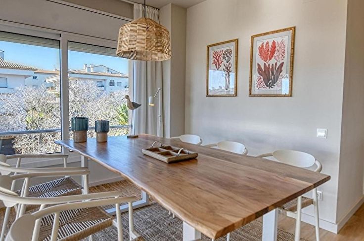 Apartament 3 dormitoris amb Piscina, Vistes al mar, Pàrquing i jardí a Calella de Palafrugell - Lloguer Temporada