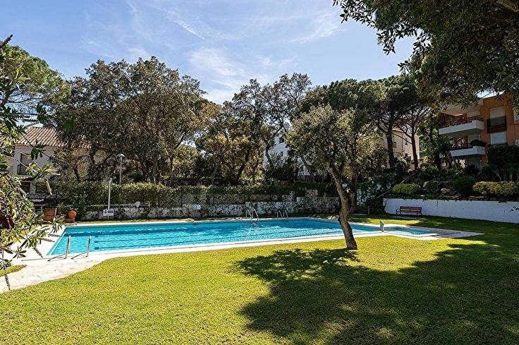 Apartament 3 dormitoris amb Pàrquing i jardí a Calella de Palafrugell - Lloguer Temporada