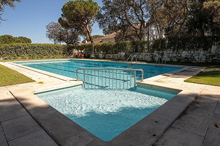 Apartament 3 dormitoris amb Pàrquing i jardí a Calella de Palafrugell - Lloguer Temporada