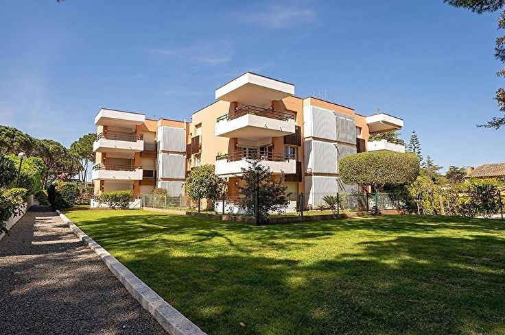 Apartament 3 dormitoris amb Pàrquing i jardí a Calella de Palafrugell - Lloguer Temporada