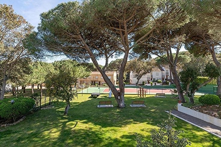 Apartament 3 dormitoris amb Pàrquing i jardí a Calella de Palafrugell - Lloguer Temporada