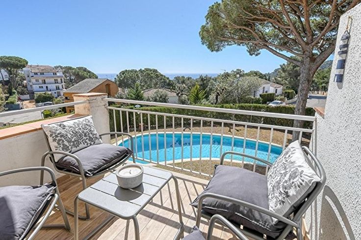 Apartament 4 dormitoris amb Piscina, Vistes al mar, Pàrquing i jardí a Calella de Palafrugell - Lloguer Temporada