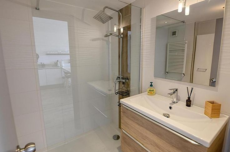 Apartament 4 dormitoris amb Piscina, Vistes al mar, Pàrquing i jardí a Calella de Palafrugell - Lloguer Temporada