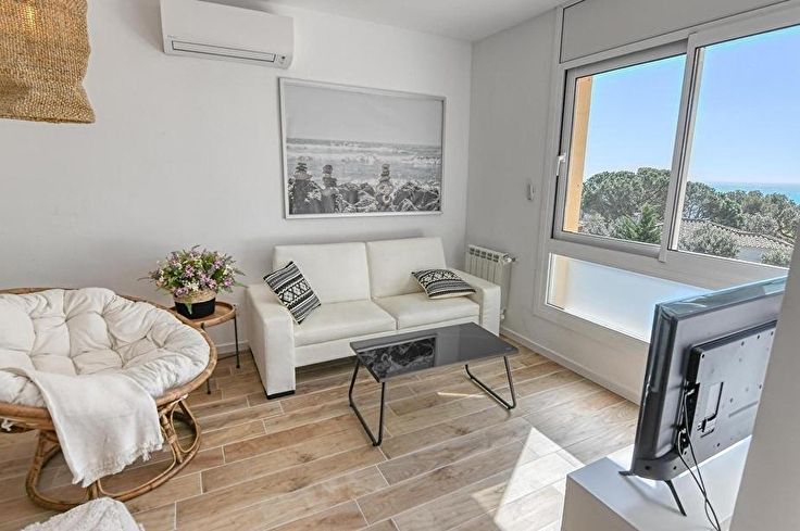 Apartament 4 dormitoris amb Piscina, Vistes al mar, Pàrquing i jardí a Calella de Palafrugell - Lloguer Temporada