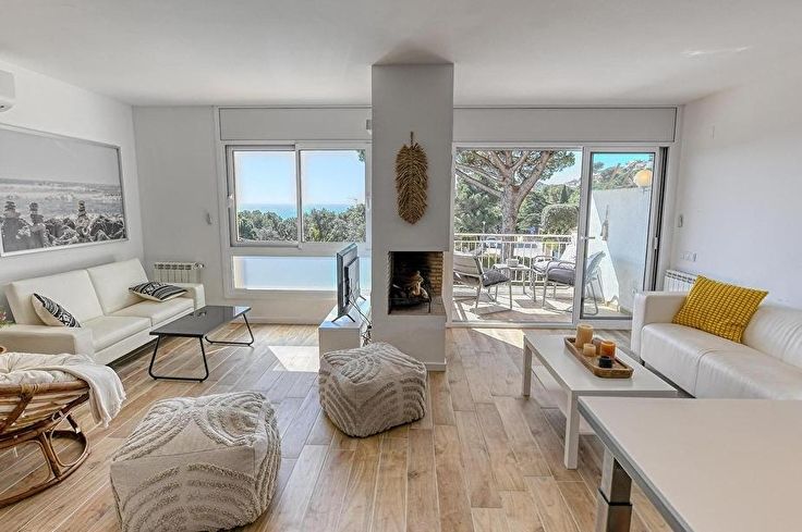 Apartament 4 dormitoris amb Piscina, Vistes al mar, Pàrquing i jardí a Calella de Palafrugell - Lloguer Temporada