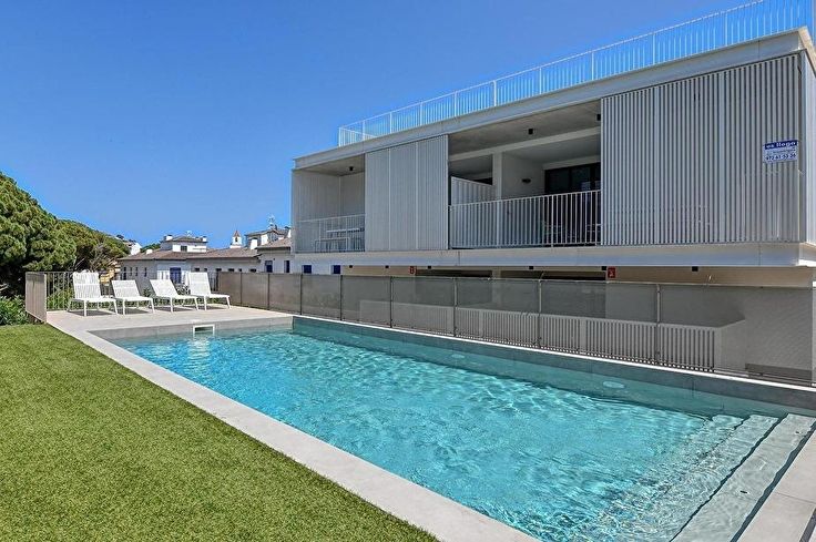 Àtic 3 dormitoris amb Piscina, Wifi, Pàrquing i jardí a Calella de Palafrugell - Lloguer Temporada
