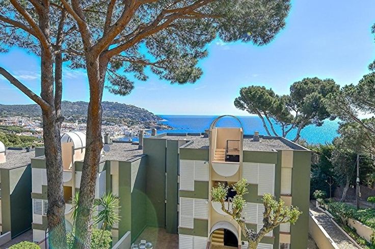 Apartament 3 dormitoris amb Piscina, Vistes al mar, Aire condicionat, Pàrquing i jardí a Calella de Palafrugell - Lloguer Vacacional - Turístic
