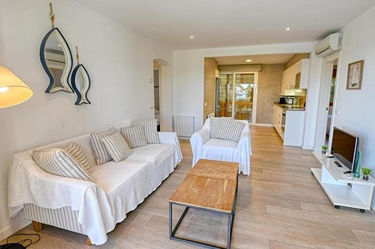 Apartament 3 dormitoris amb Piscina, Wifi, Pàrquing i jardí a Calella de Palafrugell - Lloguer Vacacional - Turístic