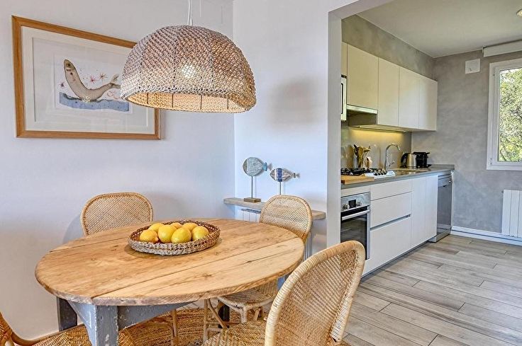 Apartament 2 dormitoris amb Piscina, Vistes al mar, Aire condicionat, Wifi, Pàrquing i jardí a Calella de Palafrugell - Lloguer Vacacional - Turístic