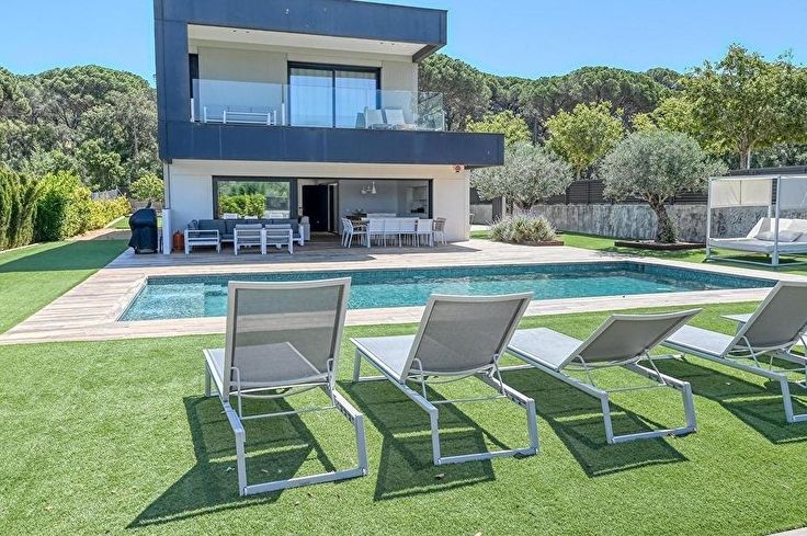 Xalet 7 dormitoris amb Piscina, Wifi i jardí a Calella de Palafrugell - Lloguer Vacacional - Turístic