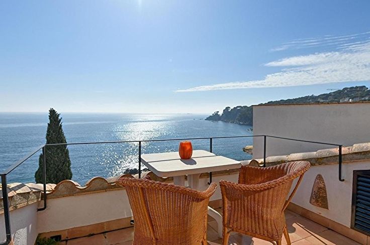 Apartament 3 dormitoris amb Vistes al mar i Pàrquing a Calella de Palafrugell - Lloguer Temporada