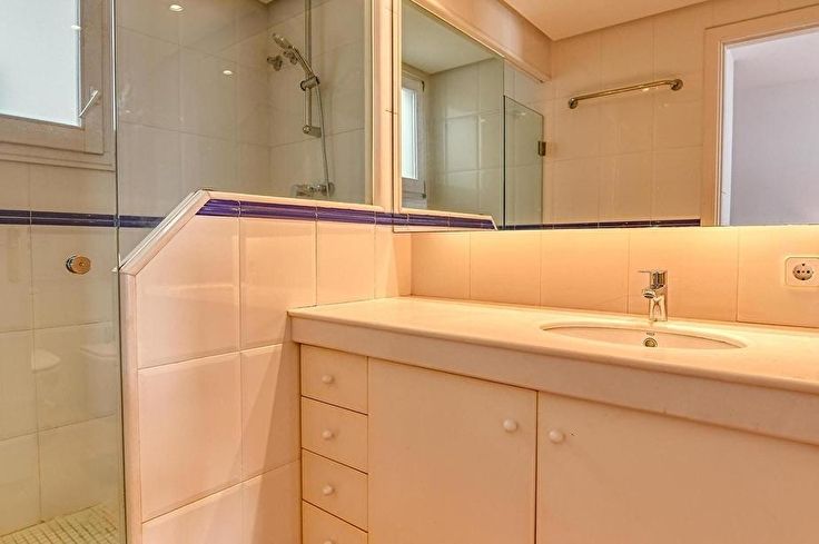 Apartament 3 dormitoris amb Vistes al mar i Pàrquing a Calella de Palafrugell - Lloguer Temporada