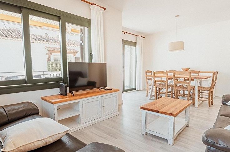 Apartament 3 dormitoris amb Piscina, Wifi, Pàrquing i jardí a Calella de Palafrugell - Lloguer Temporada