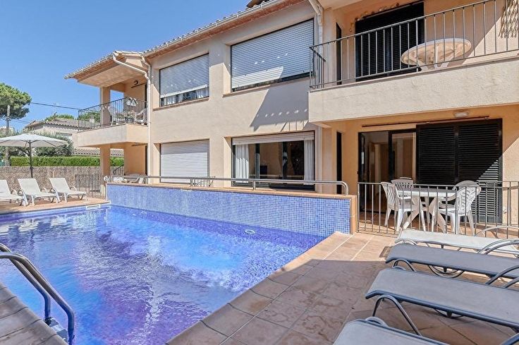 Apartament 2 dormitoris amb Piscina, Wifi i Pàrquing a Calella de Palafrugell - Lloguer Temporada