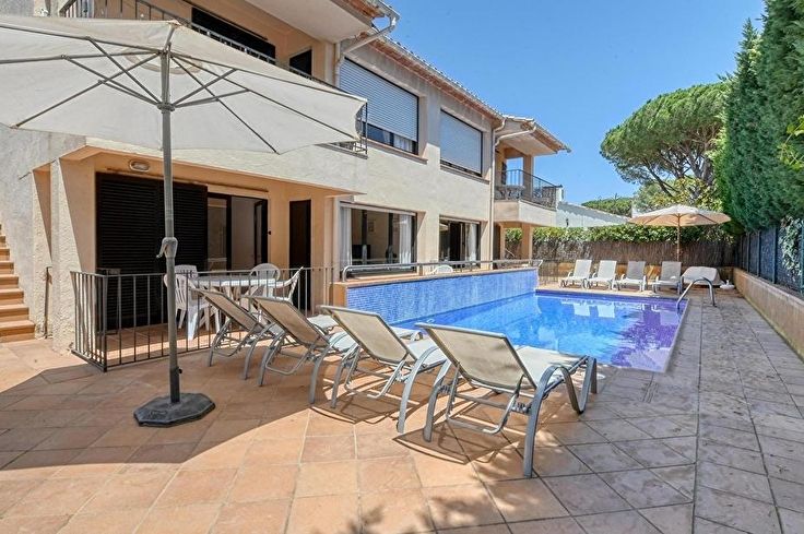 Apartament 2 dormitoris amb Piscina, Wifi i Pàrquing a Calella de Palafrugell - Lloguer Temporada