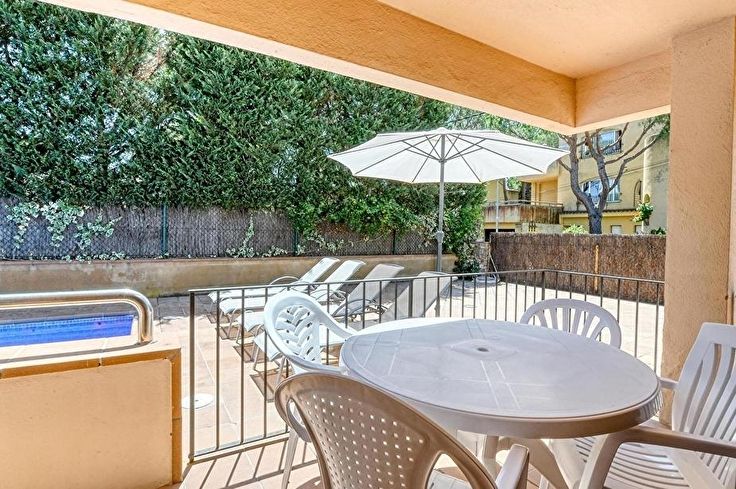 Apartament 2 dormitoris amb Piscina, Wifi i Pàrquing a Calella de Palafrugell - Lloguer Temporada