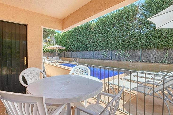 Apartament 2 dormitoris amb Piscina, Wifi i Pàrquing a Calella de Palafrugell - Lloguer Temporada